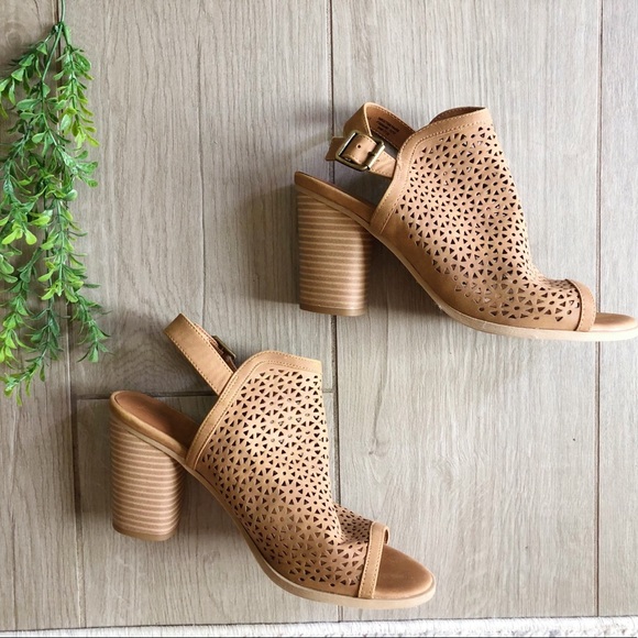 Universal Thread Sling Back Cut Out Ankle Booties - Picture 3 of 11